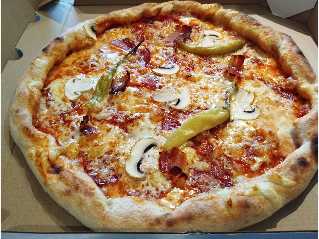 KLOOPIZZA Banja Luka - Photo 8